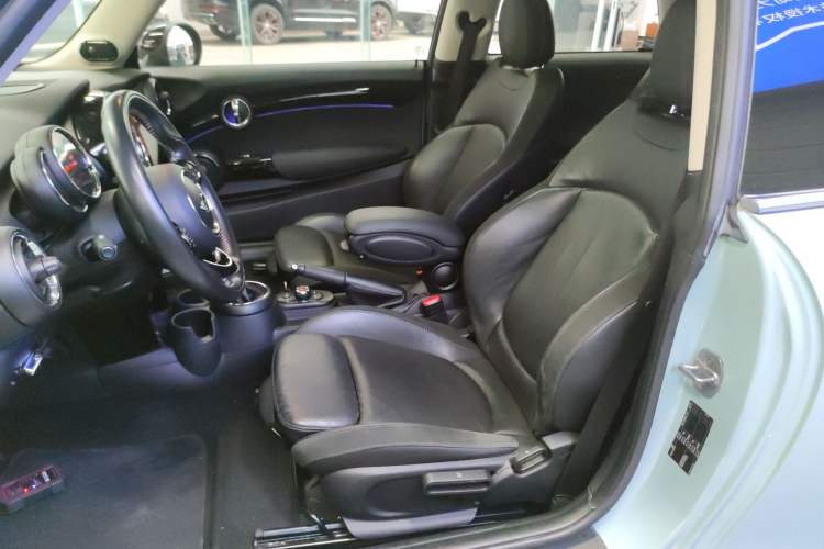 Used MINI MINI 2017 1.5T COOPER Limited Edition in Ice Blue