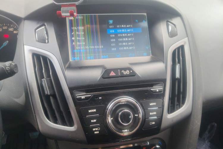 Used Ford Focus 2012 Hatchback 1.6L Manual Fashion Edition
