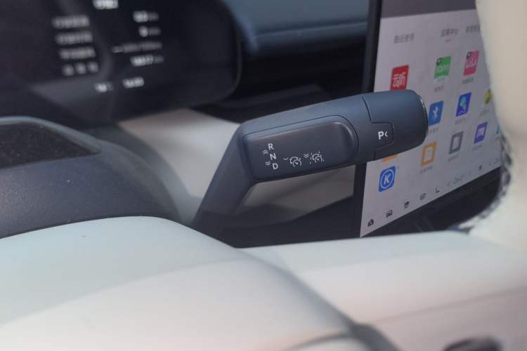 Used Zeekr 007 2025 Long-Range All-Wheel-Drive Intelligent Driving Version 100 kWh Gear Lever