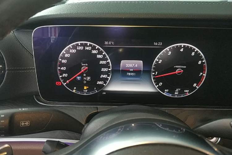 Used Mercedes-Benz E-Class 2019 E 300 L Sporty and Stylish Model
