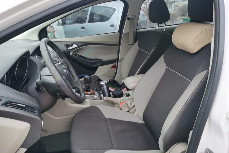 Used Ford Focus 2012 Sedan 1.6L Manual Comfort Model
