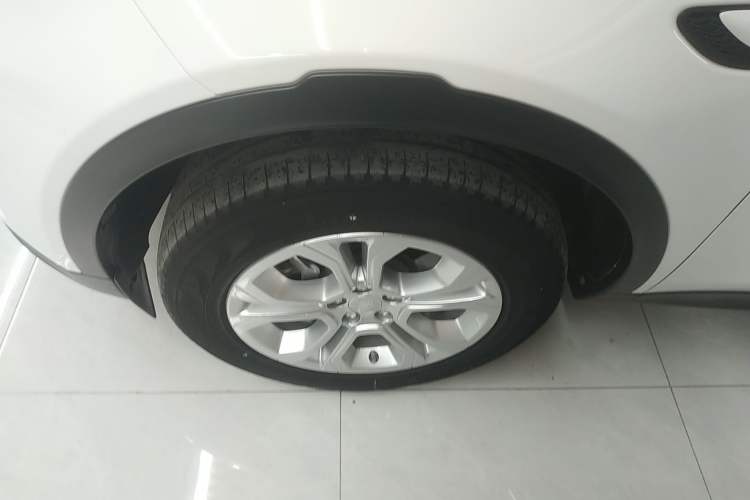 Used Land Rover Discovery Sport 2021 200 PS Family Edition
