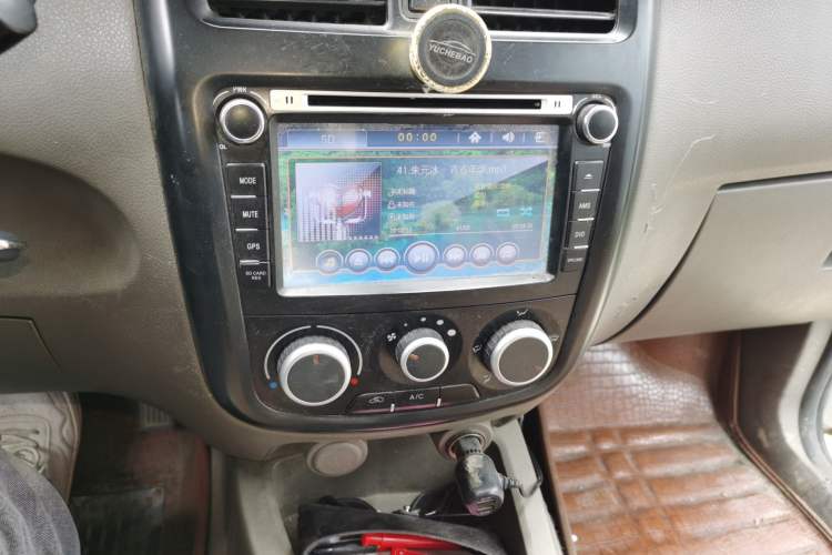 Used Wuling Rongguang V 2016 1.5L Standard Version
