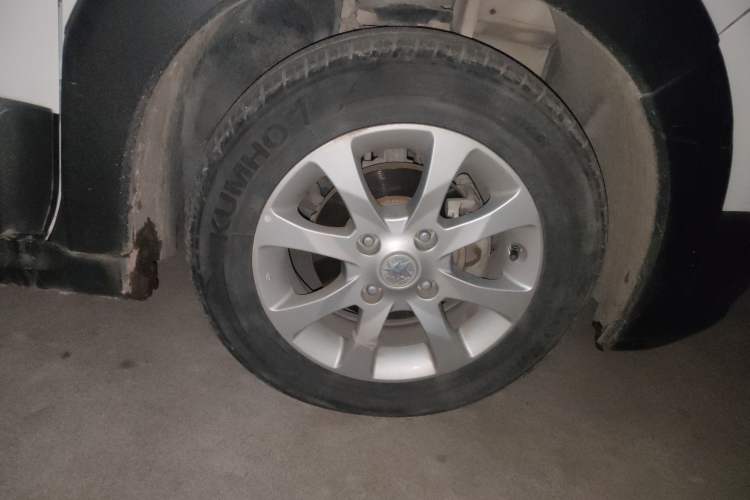 Used Venucia R50X 2015 1.6L Manual Luxury Edition