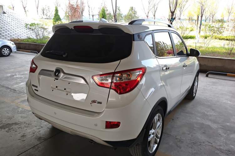 Used CHANGAN CS35 2015 1.6L Automatic Luxury Model China V Standard
