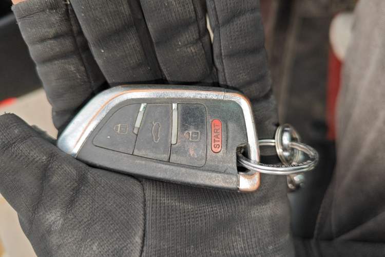 Used BYD S6 2014 2.0L Manual Luxury 5-Seater
