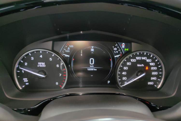 Used Cadillac XT5 2018 25T Luxury Model
