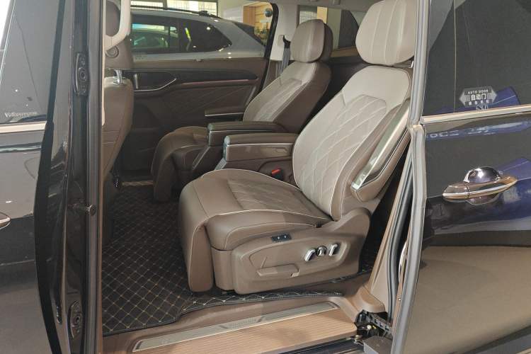 Used Volkswagen Viloran 2024 380TSI Premium Edition Left Rear Seat