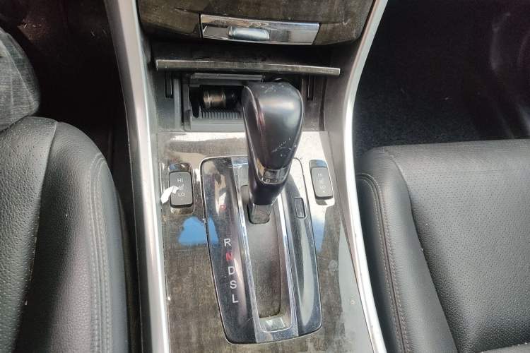 Used Honda Accord 2014 2.4L EX Luxury Edition Gear Lever
