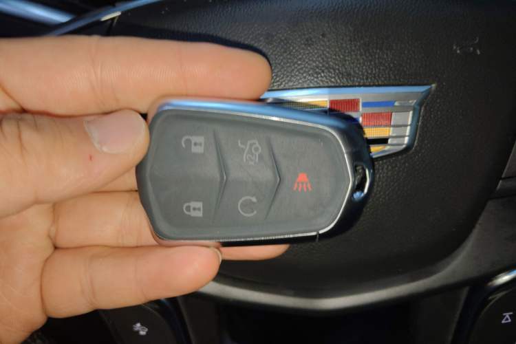 Used Cadillac XT5 2022 2.0T Two-Wheel Drive Luxury Version Vehicle Key