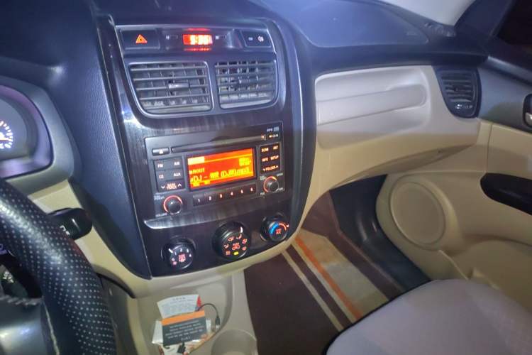 Used Kia Sportage 2013 2.0L Manual Two-Wheel Drive GL Trim
