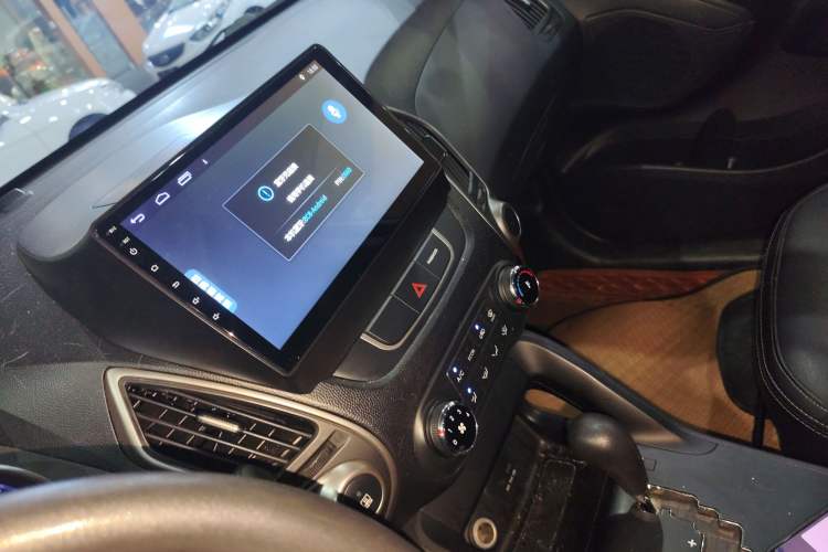 Used Hyundai ix35 2015 2.0L Automatic 2WD Comfort Edition China V Standard Audio And AC Panel