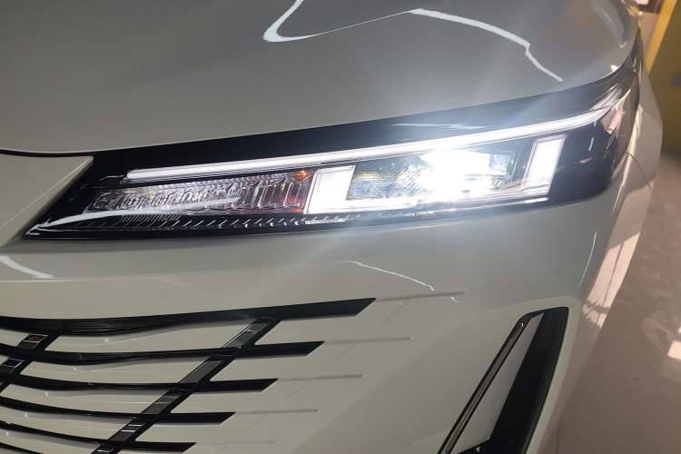 Used CHANGAN Eado 2025 Blue Whale 1.5T 500Bar Prestige Model Left Front Headlight