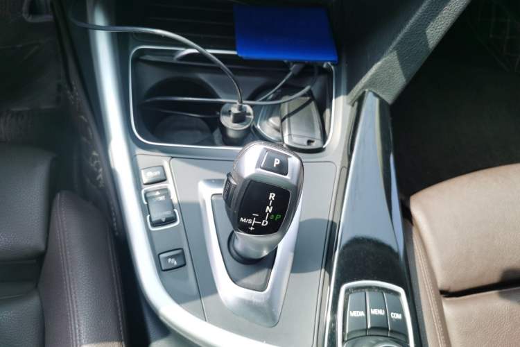 Used BMW 3 Series 2018 320Li Fashion Model Gear Lever