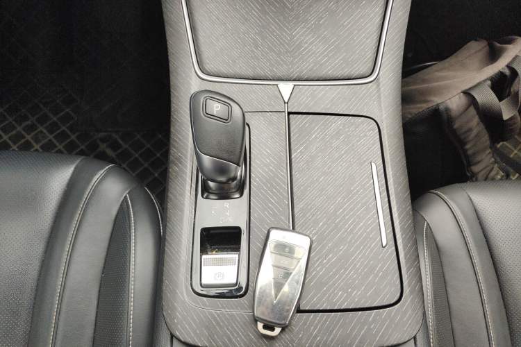 Used Venucia V 2023 260T Idol Edition Pro