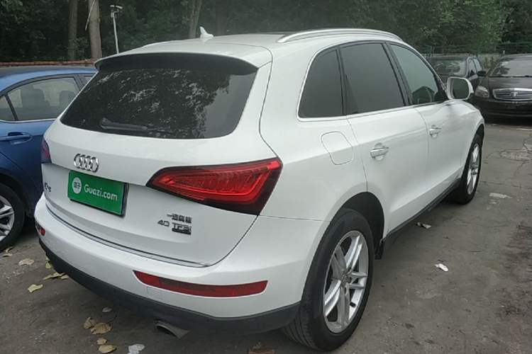 Used Audi Q5 2017 40 TFSI Comfort Model Rear Right 45 Deg