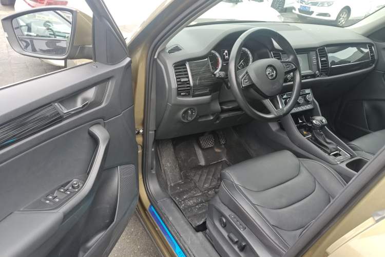 Used Skoda Kodiaq 2017 TSI330 7-Seater Two-Wheel-Drive Luxury Edition Interior 3