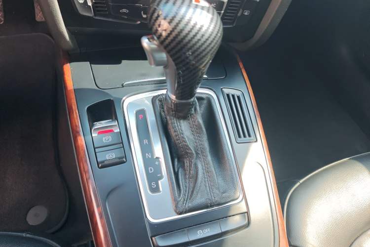 Used Audi A4L 2011 2.0 TFSI Comfort Model