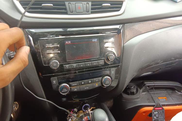 Used Nissan X-Trail 2016 2.5L CVT Sport Edition 4WD Audio And AC Panel