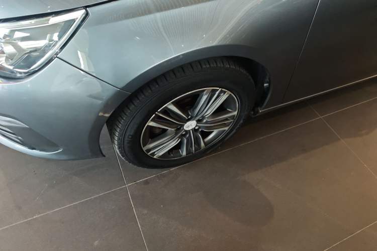 Used Peugeot 308 2016 1.6L Manual Fashion Edition Exterior 4