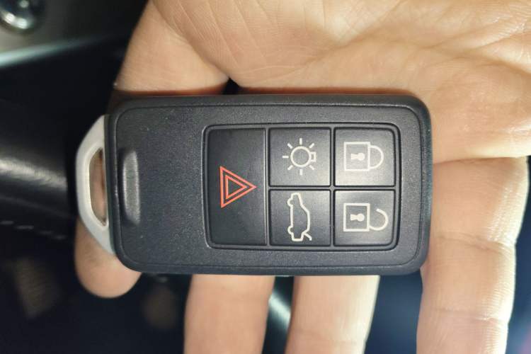 Used Volvo XC60 2017 T5 AWD Smart Upgrade Model