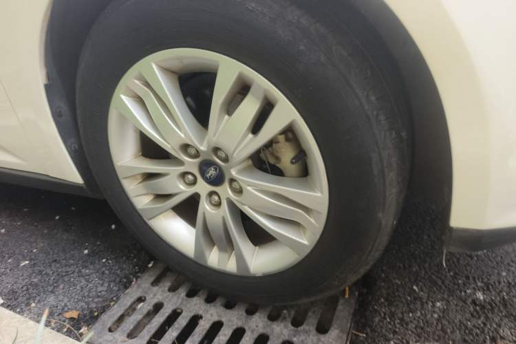 Used Ford Focus 2012 Sedan 1.6L Automatic Comfort Model
