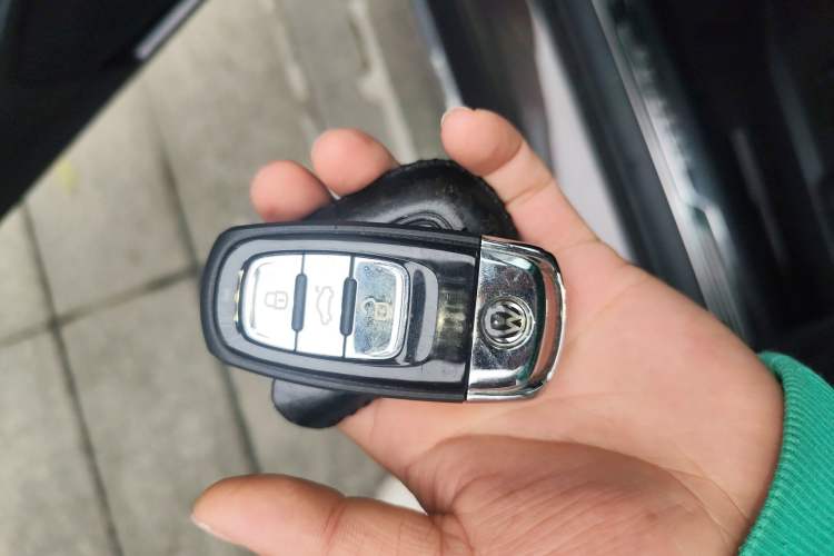 Used Volkswagen Phideon 2019 380TSI Two-Wheel Drive Business Edition China VI Standard
