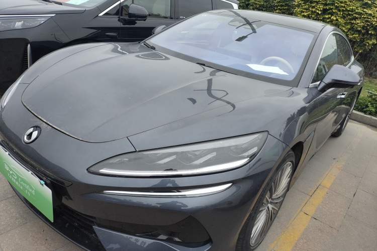 Used Denza Z9 2024 1100 km All-Wheel-Drive Ultra Version