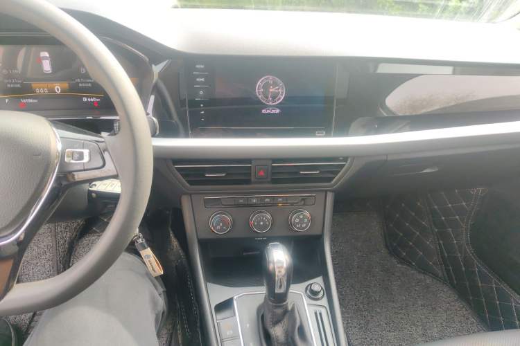 Used Volkswagen Lavida 2021 1.5L Automatic Comfort Edition Audio And AC Panel