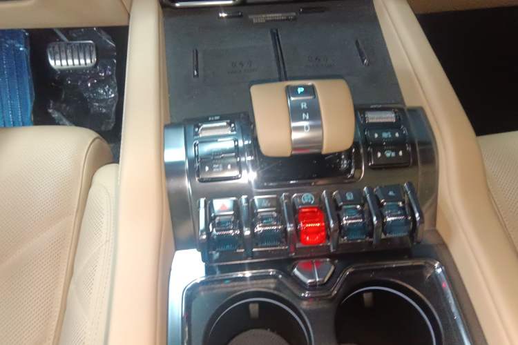 Used Formula Leopard 8 2025 Smart & Brave Flagship Edition 7 Seats
