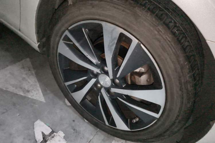 Used Peugeot 408 2019 230THP Automatic Luxury Edition China V Standard Right Front Wheel Hub
