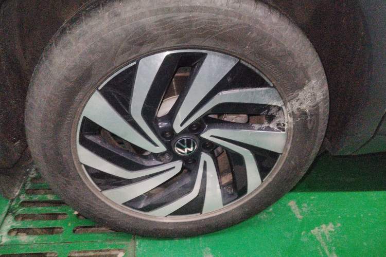 Used Volkswagen Tiguan L 2023 300TSI Automatic Two-Wheel Drive Smart Edition
