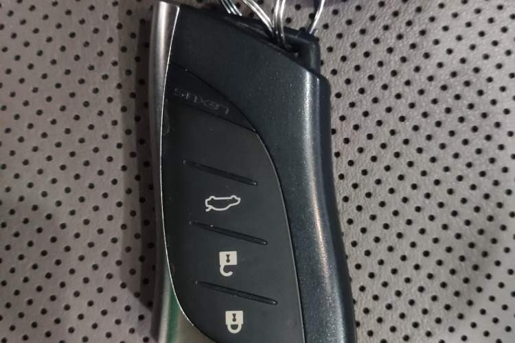 Used Lexus ES 2022 300h Deluxe Edition