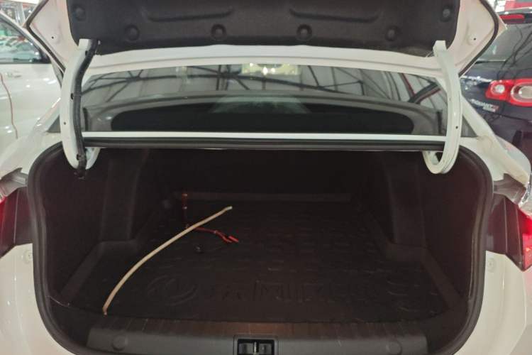 Used Dongfeng Aeolus Yixuan 2021 230T Automatic Glory Edition Trunk