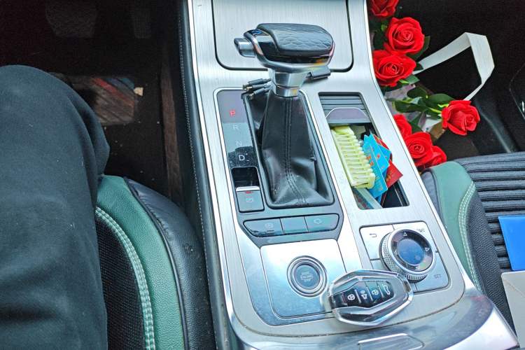 Used JETOUR X70 2020 1.5T DCT Comfort Edition 5-seater
