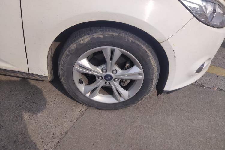 Used Ford Focus 2012 Hatchback 1.6L Manual Fashion Edition