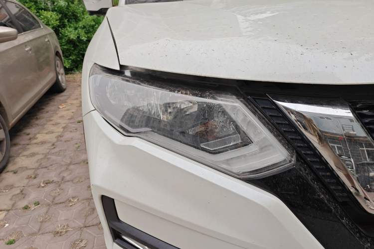 Used Nissan X-Trail 2017 2.0L CVT Comfort Edition 2WD Right Front Headlight