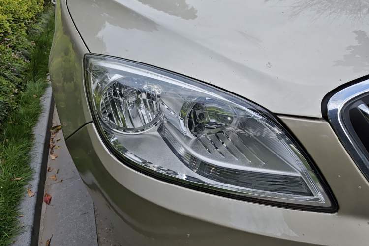 Used Buick GT 2013 GT 1.8L Automatic Fashion Edition Right Front Headlight