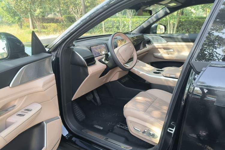 Used XPeng G9 2025 680 Ultra-Long Range All-Wheel Drive Max Interior 3