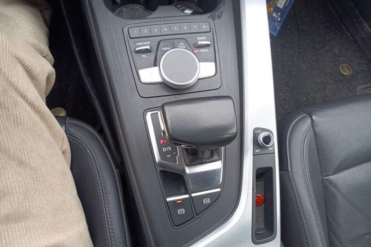 Used Audi A4L 2019 40 TFSI Fashion Edition China VI Emission Standard