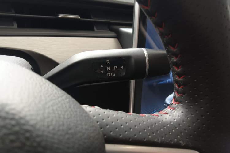 Used NETA V 2022 Long-Range Industry Custom Edition Gear Lever