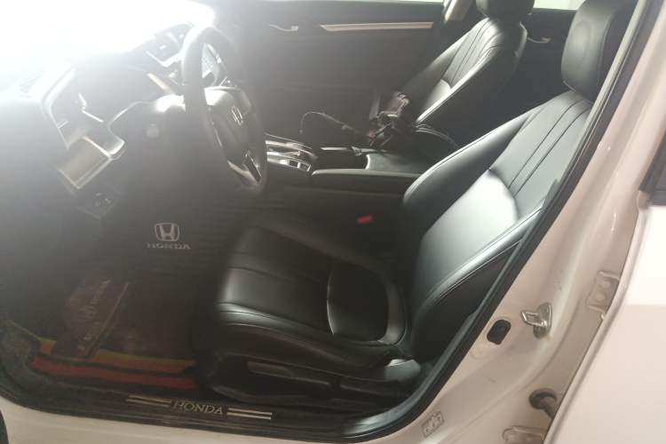 Used Honda Civic 2016 220TURBO CVT Luxury Edition Left Front Seat