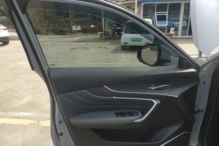 Used Venucia V 2021 260T Idol Edition