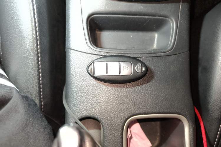 Used Nissan Sylphy 2019 1.6XV CVT Smart Connect Luxury Edition China V Standard Vehicle Key