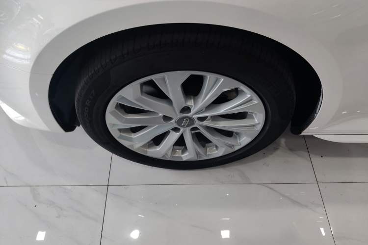 Used Audi A4L 2017 40 TFSI Ambition Edition
