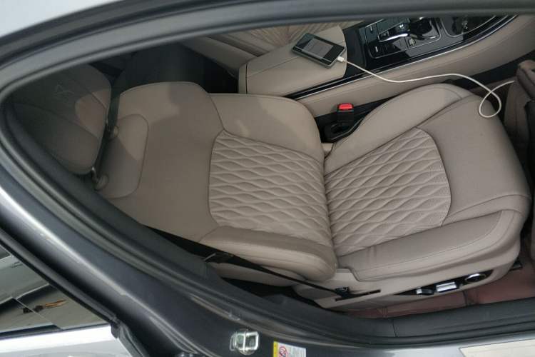 Used BYD Han 2024 EV Glory Edition 605KM Front-Wheel-Drive Premium Model
