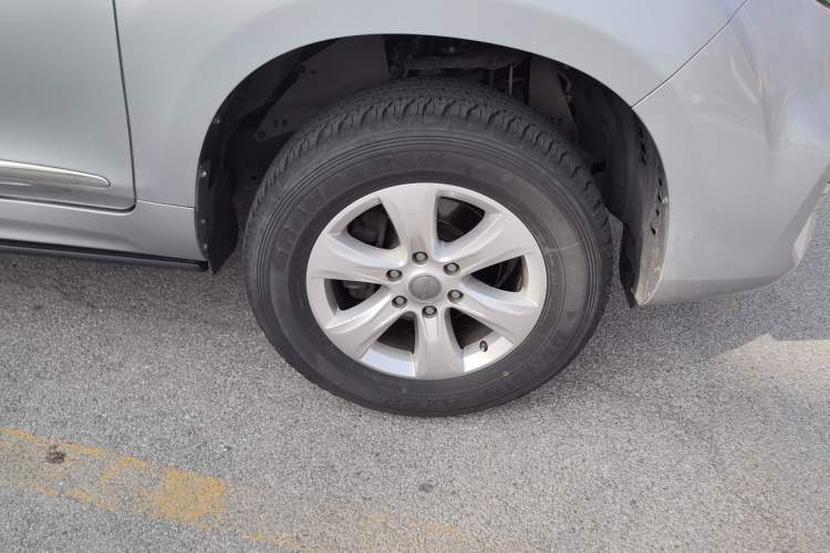 Used Haval H9 2017 2.0T Diesel 4x4 Premium 5-Seater Right Front Wheel Hub