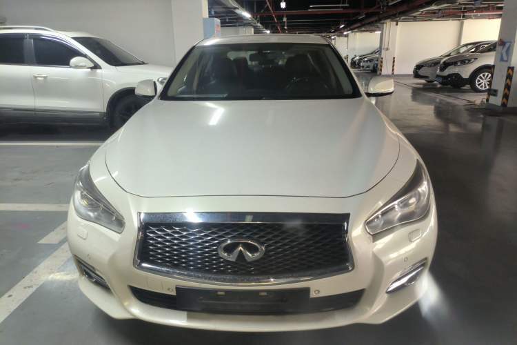 Used Infiniti Q50 2014 2.0T Comfort Edition

