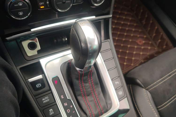 Used Volkswagen FAW-Volkswagen CC 2016 300TSI 25th Anniversary Edition Gear Lever