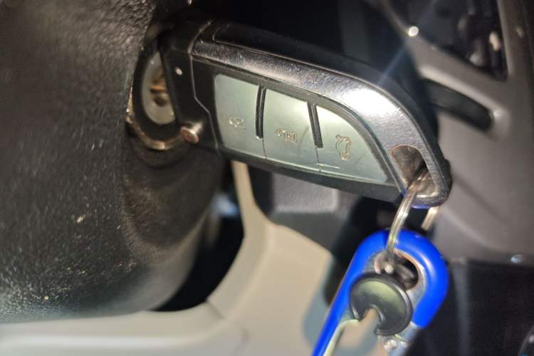 Used FAW Yingzhi G3 2015 1.5L CVT Zhihao Edition Vehicle Key